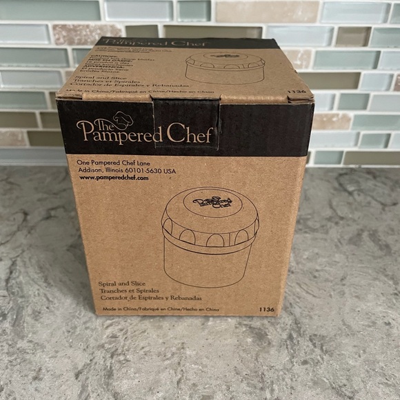 Pampered Chef Kitchen Pampered Chef Spiral Slice Poshmark